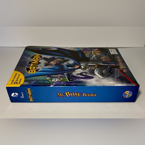 DC Comics Batman My Busy Books Story Book Play Set & 11 Mini Figures & Play Mat - Picture 4 of 9